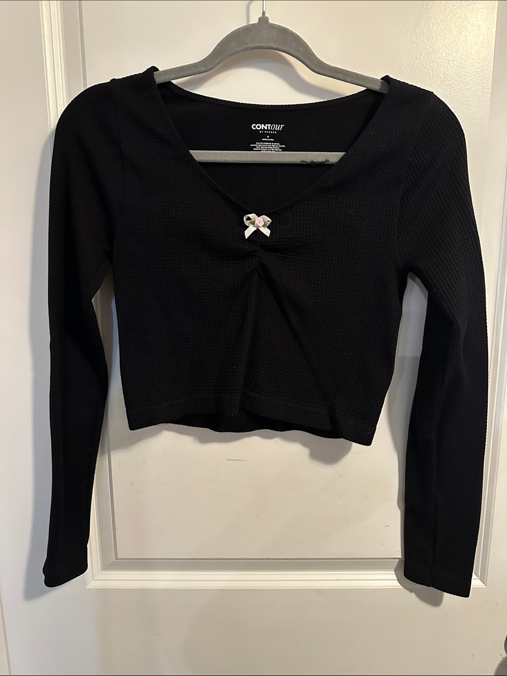 PacSun Black Long-Sleeve V-Neck Crop Top with Bow Accent
